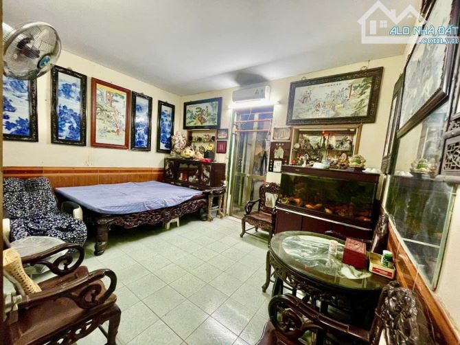 Mặt phố Hàng Lược 215m2, 3 tầng mt 10m, 176 tỷ, lô góc vỉa hè rộng, hiếm có Phố cổ Hà Nội - 2