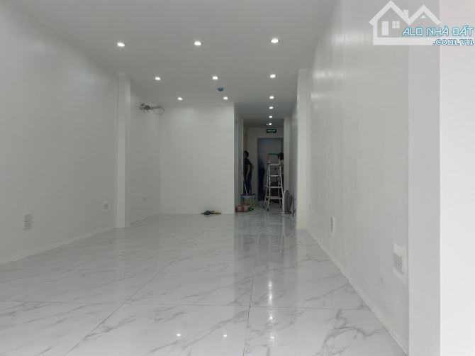Cát Linh, Nhà đẹp ở ngay, Ngõ thông Oto tránh, 8 tầng TM, KD. 55m2, mt 4m. 24.5 tỷ - 2