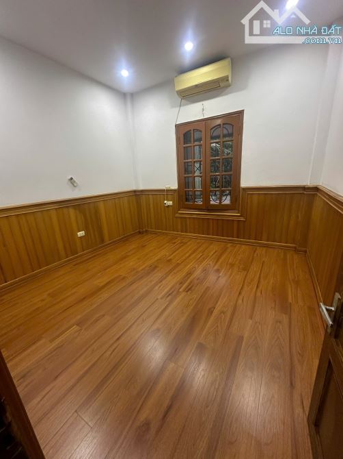Nguyễn Trãi – Nhà phân lô – Gần phố – 2 mặt thoáng - 1 nhà ra phố – Giá chỉ hơn 8 tỷ - 2