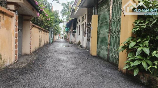 CỰC HIẾM Ô TÔ ĐỖ CỬA, NGÕ THÔNG SẴN NHÀ 3 TẦNG DÂN XÂY KHU PHÂN LÔ VIỆN NGÔ. - 2