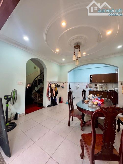 Bán gấp biệt thự 150m2 mặt tiền Nguyễn Thị Thơi, Quận 12, giá 14 tỷ - 2