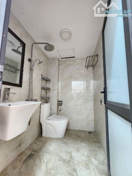 MẶT NGÕ THÔNG ÔTÔ TRÁNH Trịnh Hoài Đức-Nguyễn Thái Học – 3 tầng 40m chỉ 14.9 tỷ - SỔ VUÔNG - 3