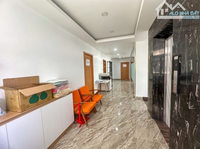 Mặt tiền Giáp Quốc Lộ 13, TÒA NHÀ VĂN PHÒNG TỌA LẠC BÊN TRONG KHU ĐÔ THỊ VẠN PHÚC CITY - 3