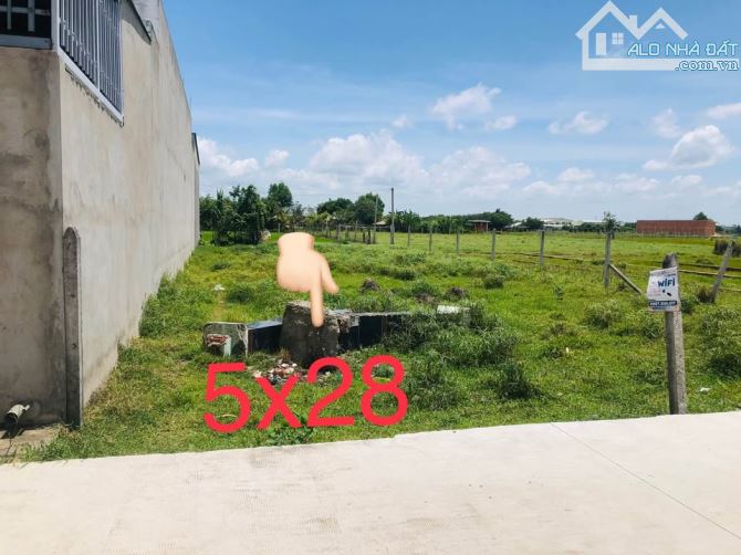 kẹt tiền bán gấp lô đất gần chợ mỹ hạnh nam -140m2- giá chỉ 1 tỷ 280 triệu - gọi ngay - 3
