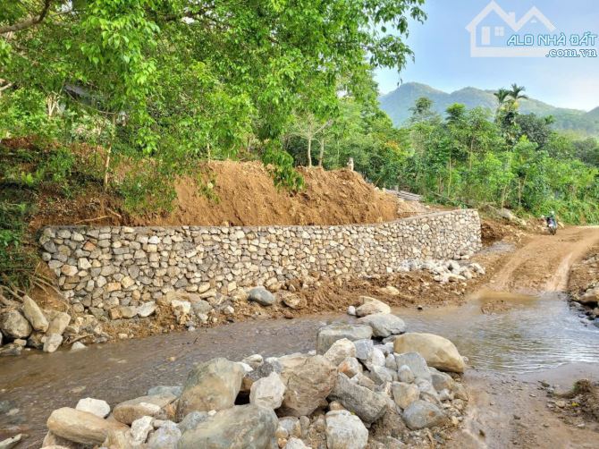 Gần 7000m2 đất nghỉ dưỡng view cao, có suối, có ao sát khu CN Quang Tiến, giá nhỉnh 2tr/m2 - 3