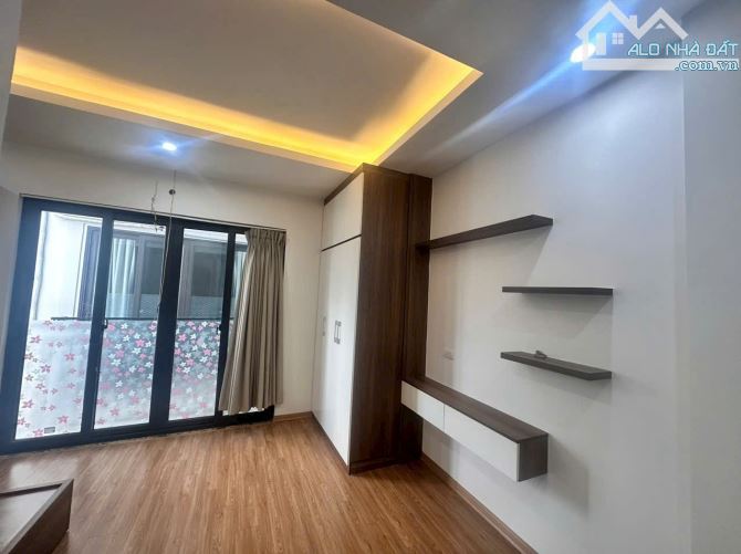 BÁN NHÀ THẠCH BÀN LONG BIÊN 5 TỶ 45m 4 TẦNG MT 4m gần Công Viên Dòng tiền 14 triệu/1T - 3