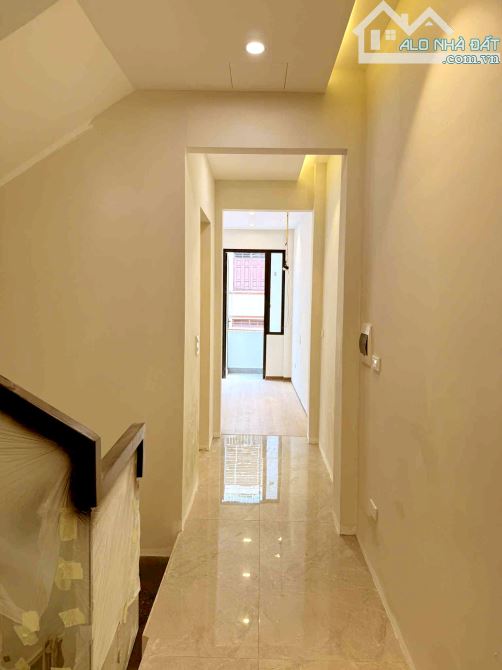 Bán nhà PL Hoàng Cầu- 2 thoáng- vỉa hè- oto tránh- Thang máy- KD đa dạng- DT 70M - 3