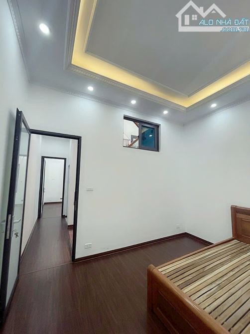 BÁN NHÀ BÙI HUY BÍCH GIẢI PHÓNG - Ô TÔ VÀO NHÀ - 5 TẦNG - 43/48M² - NỘI THẤT XỊN - 9.9 TỶ - 3