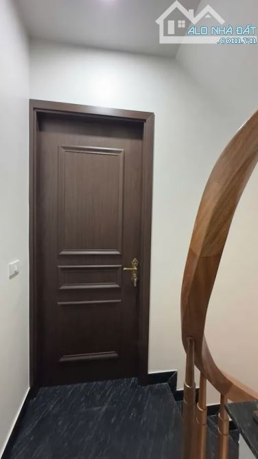 Bán căn nhà Hoa Động Cự Khối 30m 6T MT4.5m chỉ hơn 6 tỷ ô tô tránh trước nhà, gần phố - 3