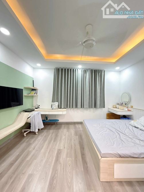 Bán nhà đẹp 5 tầng Lạc Long Quân Tân Bình, ngang đẹp 4.6m giá chỉ 5.85 tỷ - 3
