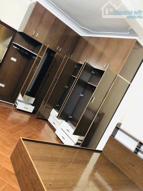 Bán nhà Kim Ngưu 63/70m2, 5T, mt 4.5m lô góc gần phố, làm văn phòng. Giá 18.9 tỷ sổ đỏ nét