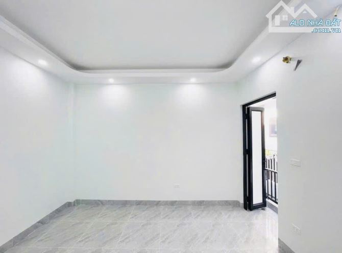 NHÀ Ở PHÂN LÔ BẮC TỪ LIÊM–Ô TÔ QUA NHÀ–NHỈNH 4 TỶ–NGÕ THÔNG–MỘT NHÀ RA PHỐ–FULL CÔNG NĂNG - 3
