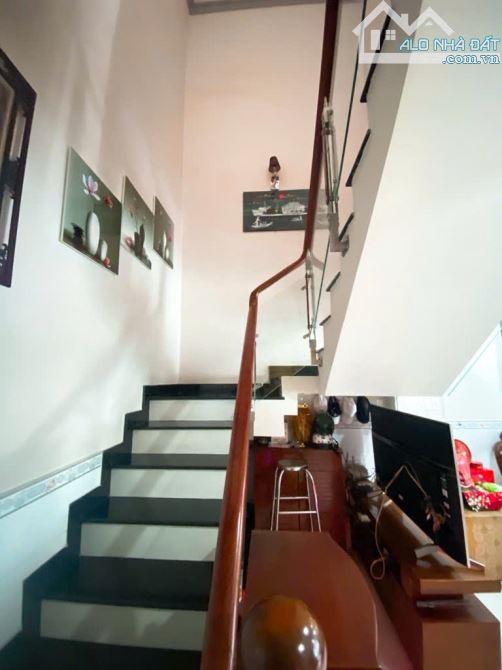 GẤP BÁN NHÀ 2 TẦNG, ĐẸP -DỌN VÀO Ở NGAY-DƯƠNG BÁ TRẠC-QUẬN 8-DT: 4,2x13-NHỈNH 5 TỶ - 3