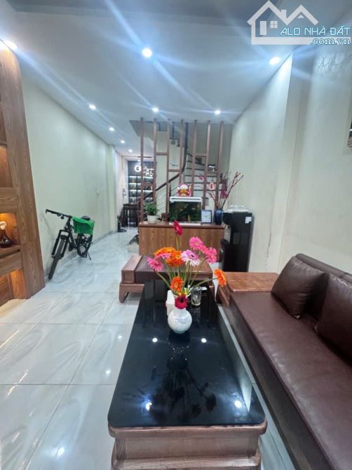Bán nhà đẹp trong đê Ngọc Thụy 38m x 5 tầng - 8,3tỷ - 3