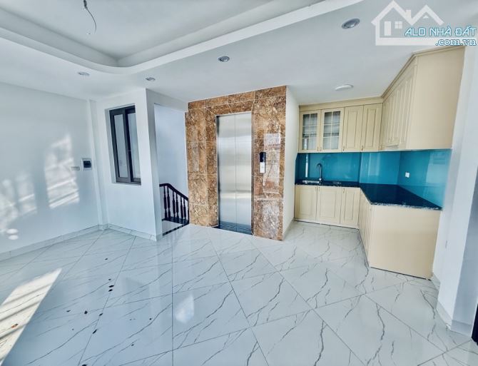 PHẠM VĂN ĐỒNG - CỔ NHUẾ - 6 TẦNG THANG MÁY - MỚI FULL NỘI THẤT - DT 35/71m2 - 8.x TỶ - 3