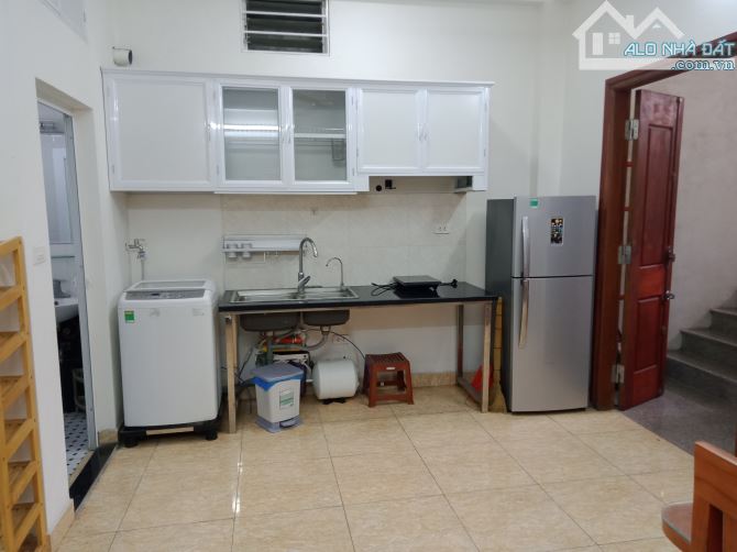 Cho thuê căn hộ dịch vụ 2N1K 65m2 tầng 3 Ngõ 141 Phố Trích Sài, Tây Hồ, Hà Nội. - 3