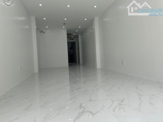 Cát Linh, Nhà đẹp ở ngay, Ngõ thông Oto tránh, 8 tầng TM, KD. 55m2, mt 4m. 24.5 tỷ - 3