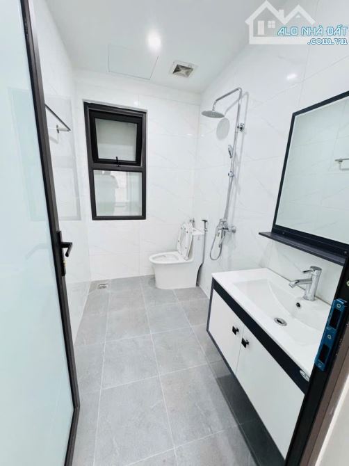 🏠 BÁN NHÀ PHỐ HOA LÂM, VIỆT HƯNG – NHÀ DÂN XÂY, 6 TẦNG THANG MÁY, GẦN BIG C, GIÁ 8.3 T - 3
