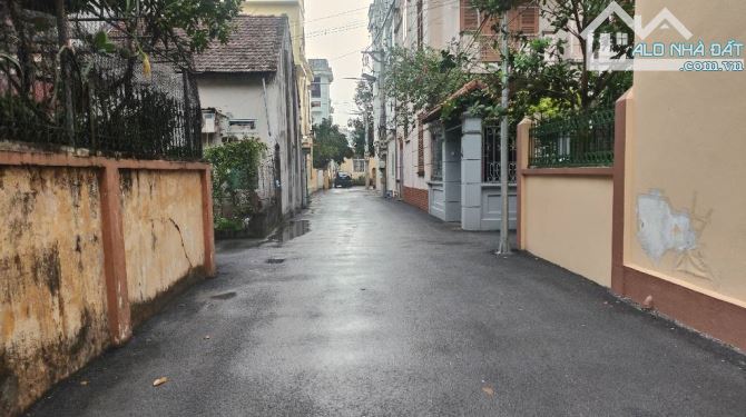 CỰC HIẾM Ô TÔ ĐỖ CỬA, NGÕ THÔNG SẴN NHÀ 3 TẦNG DÂN XÂY KHU PHÂN LÔ VIỆN NGÔ. - 3