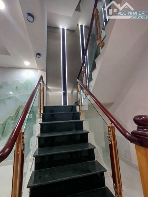 CHÁNH HƯNG -PHƯỜNG 4 -QUẬN 8 -DT: 4*16M- 9 TỶ 8 - 3