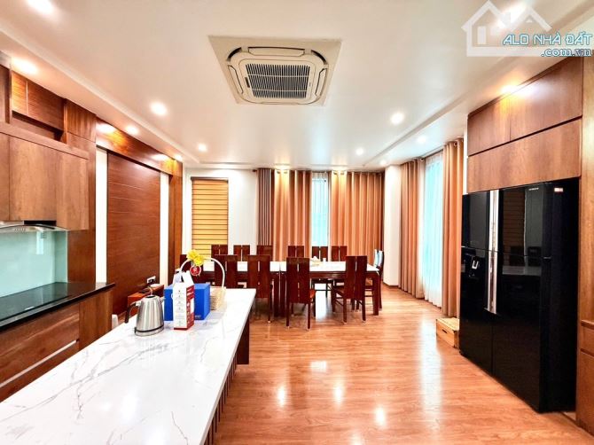 Nhà mặt phố Quận Cầu Giấy - 7 Tầng Thang máy - Vị trí Đẹp - Ôtô tránh, KD - Giá 25,5 Tỷ - 3