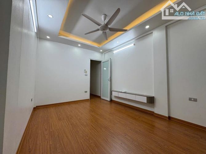 NHÀ 5 TẦNG MẶT TIỀN 3,3M THANH BÌNH HÀ ĐÔNG OTO ĐỖ CỬA 6 NGỦ 30M2, 9 TỶ - 8