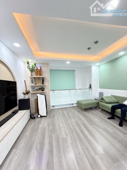 Bán nhà 5 tầng - DT: 4.6mx7.5m - Lạc Long Quân, gần chợ Tân Bình, giáp Q10 - chỉ 5 tỷ hơn - 3