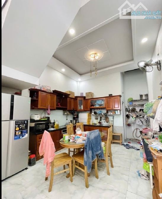 ĐƯỜNG ÔTÔ QUẬN 12,ĐỐI DIỆN CÔNG VIÊN, LẦU TRỆT 2PN, 2WC NHỈNH 4 TỶ - 4