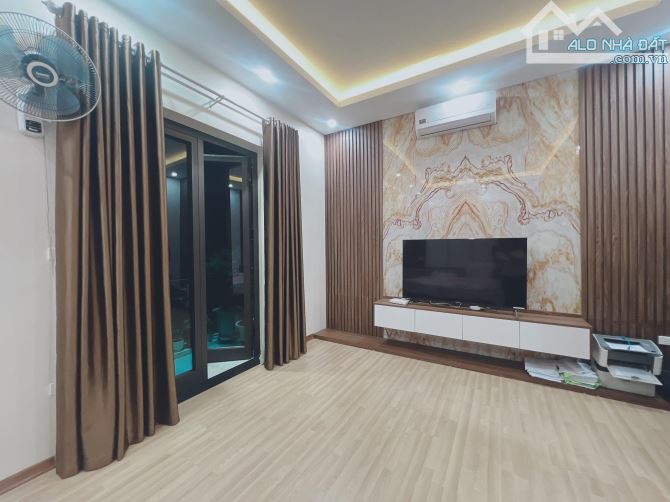 BÁN NHÀ AN DƯƠNG  VƯƠNG  Ô TÔ NGỦ TRONG NHÀ – NHÀ ĐẸP Ở NGAY 81M 14.8TỶ - 4
