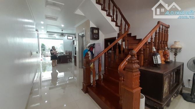 Bán nhà 5 tầng thang máy tại Hoàng Ngọc phách Giá 15,5ty - 4