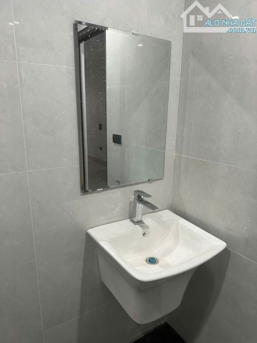 Thổ Quan ,diện tích 115m .  7tầng thang máy . MT 4.4m .Giá 32 tỷ Đống Đa - 4