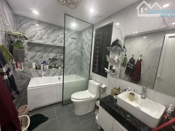 BÁN NHÀ 5 TẦNG NGÃ TƯ TRẠM TRÔI , QL32 , HOÀI ĐỨC , NHÀ MỚI OTO GẦN , DT40m2 oto4c - 4