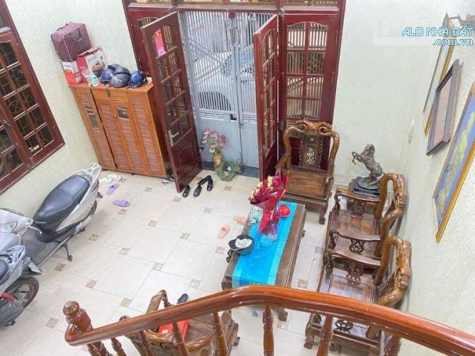 Bán nhà Kim Ngưu 45/50m2, 4T, mt 4.9m phân lô, oto vào nhà, kd văn phòng. Giá 14.6 tỷ