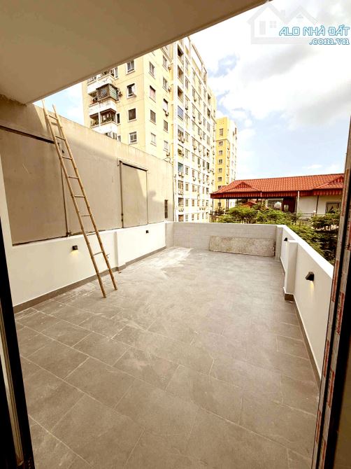 Bán nhà PL Hoàng Cầu- 2 thoáng- vỉa hè- oto tránh- Thang máy- KD đa dạng- DT 70M - 4