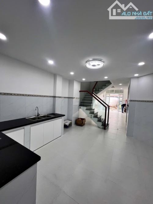 Siêu phẩm căn góc 5 tầng Tỉnh lộ 10- sát Tên Lửa- DT 4X15 GIÁ 9.9 TỶ TL - 4