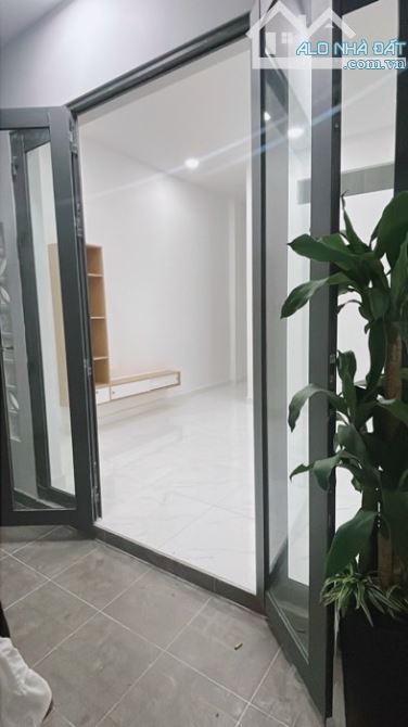 “NHÀ MỚI ĐẸP HBP-70M2( 4❌18M), 2PN-2WC- SỔ VUÔNG  MẶT TIỀN ĐƯỜNG LỚN -HÀNG XÓM VẠN PHÚC CH - 4