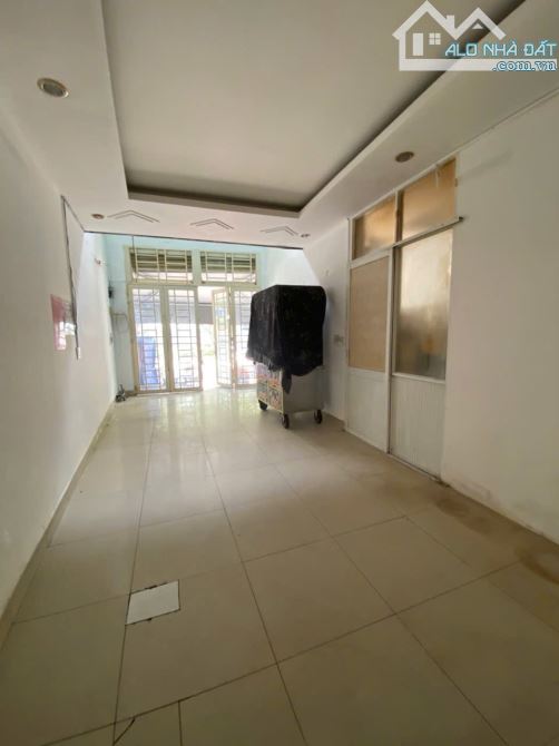 Hiếm! MT Phan Chu Trinh khu học viện Cán bộ- 8x11m- 3.5 tầng suốt vỉa hè rộng chỉ 25 tỷ TL - 4