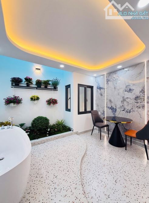 HIỆN ĐẠI, PHONG CÁCH SANG TRỌNG, NGAY PHAN HUY ÍCH, 3.7 x 12M, ĐƯỜNG 5M, GIÁ 6 TỶ 9 - 4