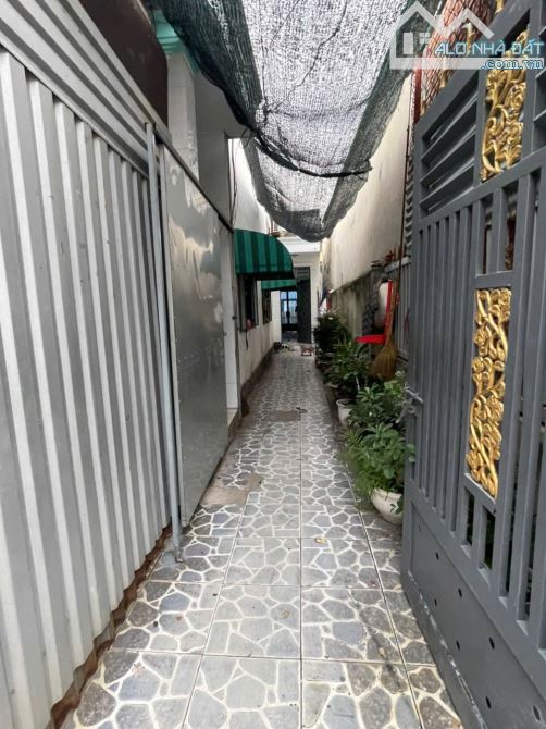 Bán Nhà hẻm xe hơi 33tr/m2 . Phú Xuân- Nhà Bè - Diện tích : 178,9m2 ( ngang 5,9m nở hậu - 4