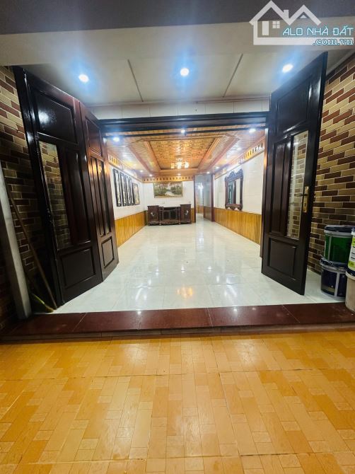 Nguyễn Trãi – Nhà phân lô – Gần phố – 2 mặt thoáng - 1 nhà ra phố – Giá chỉ hơn 8 tỷ - 4