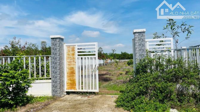 Phước Hội- Đất Đỏ BRVT  DT: 1019m2- Đã xây rào kiên cố  Mặt tiền đường rộng 6m cách đường - 4