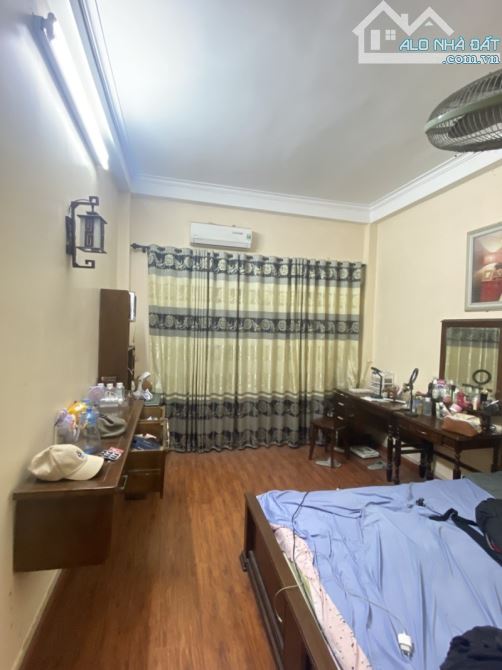 Bán nhà Bồ Đề,Long Biên 5 tầng,40m.mt3.5m oto đỗ cổng nhỉnh 8 tỷ - 4