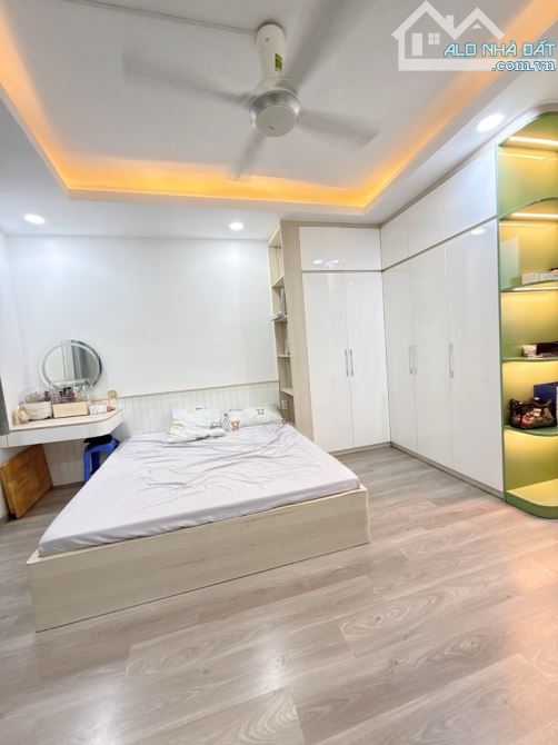 Bán nhà 5 tầng - DT: 4.6mx7.5m - Lạc Long Quân, gần chợ Tân Bình, giáp Q10 - chỉ 5 tỷ hơn - 4
