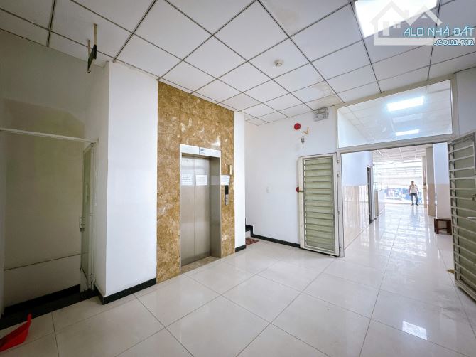 28tỷ.Bán gấp toà nhà 7 lầu mặt tiền Bùi Văn Hoà ngay kcn 2 Biên Hoà. 300m2, sàn 1250m - 4