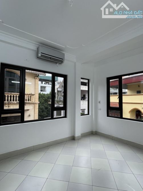 CHỈ 8,9 Tỷ _ 5 Tầng- lô Góc _Tây Trà_Ngõ Thông ô tô vào _ 41m - Tiện ích đầy đủ - 5