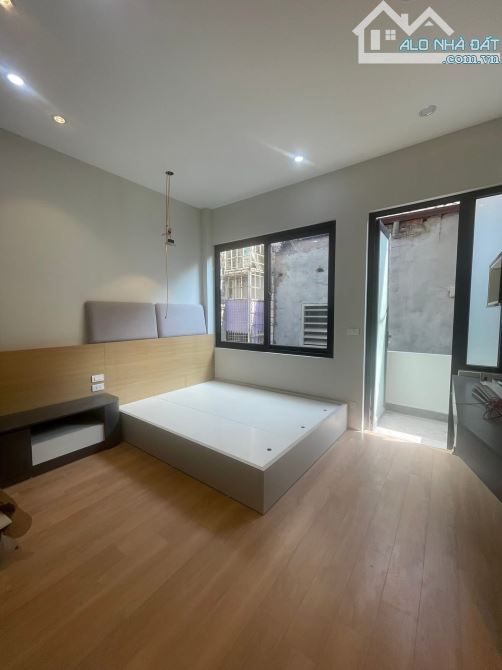Hoàng Cầu, 62m2, nhà đẹp, trước nhà ô tô tránh, gara, thoáng trước sau - 5