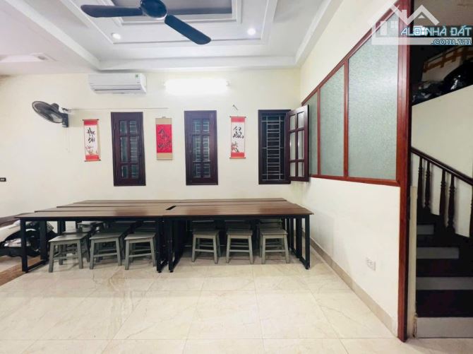 Bán nhà Kim Ngưu 63/70m2, 5T, mt 4.5m lô góc gần phố, làm văn phòng. Giá 18.9 tỷ sổ đỏ nét