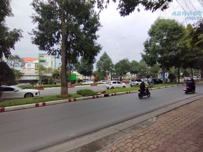 CẦN BÁN NHÀ  Mặt tiền ngay ngã 4 Cổng 2 Sân Bay Biên Hòa, Nguyễn Ái Quốc - 5