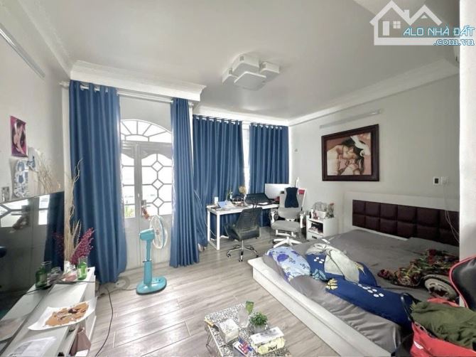 Bán gấp nhà trung tâm P. Nhuận cạnh Huỳnh Văn Bánh hẻm 4m5 1truc 5tầng gần 300m2 nhỉn 7tỉ - 5