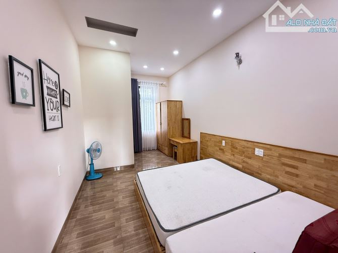 Bán Gấp Villa Hoàn Công Mới Tinh 200m2 Ngang 12m Đường Ô Tô 4m Cách Chợ Đà Lạt Chỉ 5 Phút - 6